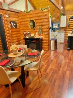 Olalla Farm Guest Stay & Cabin - 2