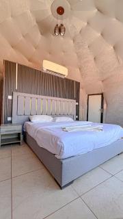 RUM NADINE LUXURY CAMP & Bubbles Hotel - 6