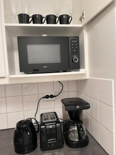 Bright Sauna Apartment 50m to Train, Near Airport - 8