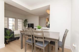 Bright Coastal Apartment Next to Santa Monica Pier - 1