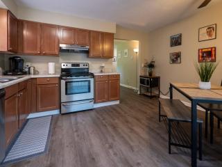 Lovely West Akron home with attached private garage - 5