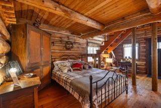 Quiet Log Cabin • Gazebo • Near River & Trails - 0