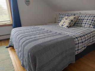 Sea Escape- 2-3 Bed Sleep 6 Great Location Nr Halifax - 1