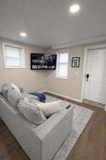 Brand new first floor studio in quiet neighborhood - 8