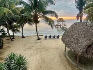 Coral Palms Beach House - 9