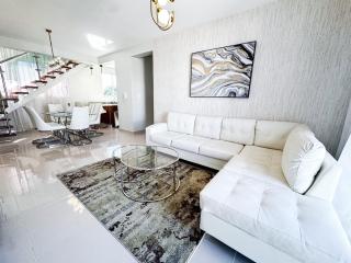 Serene Penthouse near Homs Hospital - 0