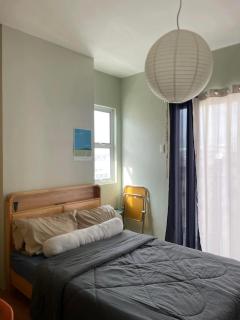 Modern Corner Studio with Balcony - 8