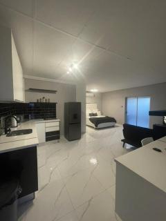 Pine Self-Catering Unit - 0