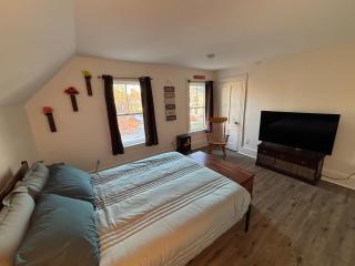 Charming Victorian Retreat in Quiet NH Town - 4