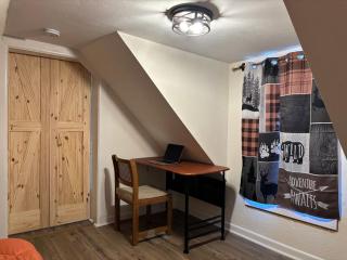 Charming Victorian Retreat in Quiet NH Town - 2