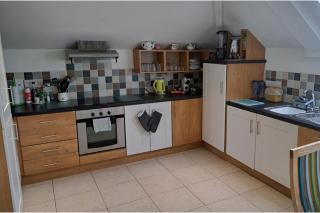 Shell Hill 3-Bed Apt Sleeps 6 15 mins to Beach - 6