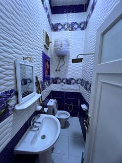 Cozy airconditioned two bedroom apartments شقق فندقية مكيفة للإيجار - 2