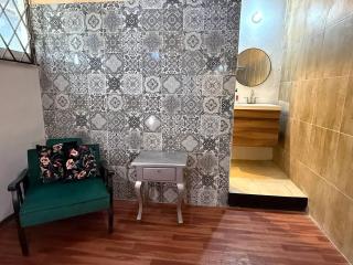 Stay Downtown Everything Within Walking Distance - 4