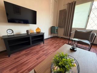 Stay Downtown Everything Within Walking Distance - 5