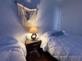 Stay Downtown Everything Within Walking Distance - 8