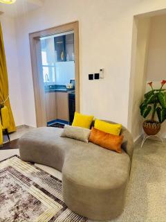 OPULENT OASIS Hotel and Apartments - 1