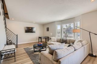 Lux life! Central location for business or play! - 9