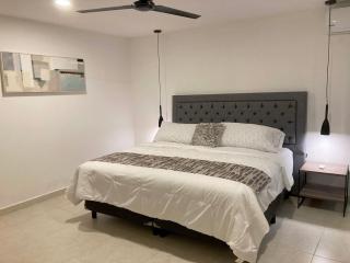 Villa with Pool Steps from the Malecón & Historic - 7