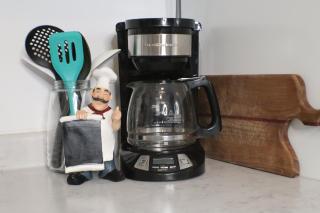 Cozy Modern Suite Near All Amenities - 9