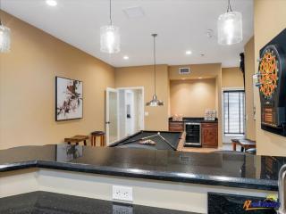 Upscale Scottsdale Oasis with Heated Pool Sports Court and Golf - 6