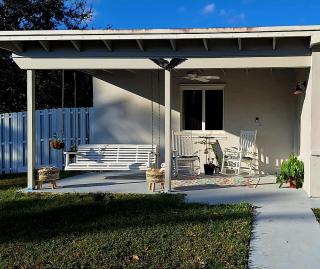 Holliday 3-bedroom Private apartment House parking WiFi BBQ GRILL pet-friendly - 9