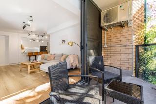 Raleigh Escape - Urban Comfort near Albert Park Lake - 2