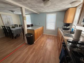 Oakland Beach Cottage - Sleeps up to 4 - 3