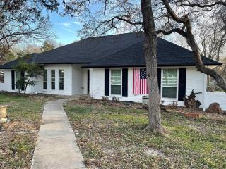 One acre family retreat near downtown Mckinney - 7