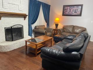 One acre family retreat near downtown Mckinney - 4