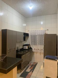 Casa completa com dois quartos e estacionamento grátis - 3