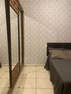 Casa completa com dois quartos e estacionamento grátis - 1