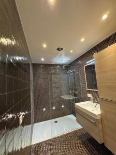 Ruim appartement met 2 slaapkamers en garage Sint-Truiden - 7