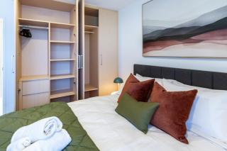 Comfy Manchester CBD Apartment - Parking, Central & Stadium - 1