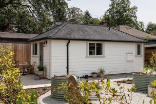 Maplewood Cottage - 1