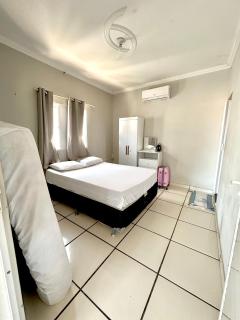 Apartamento mobiliado com 2 Quartos, estacionamento gratuito - 0