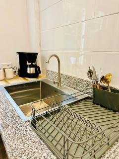 Annies Apartments on 6th Street - 1