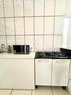 Apartamento mobiliado com 2 Quartos, estacionamento gratuito - 1