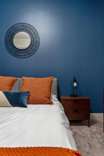 Rare Find, Double King Beds, Cozy and Vibrant - 8