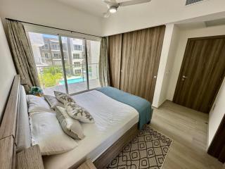 Corner 2BDR in Coral Bay 2 in front of Hard Rock - 1