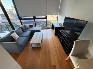 Urban Oasis- Room with private bathroom in a Modern 2 rooms apartment - 4