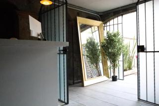 Miranthia Hotel Business and family - 4