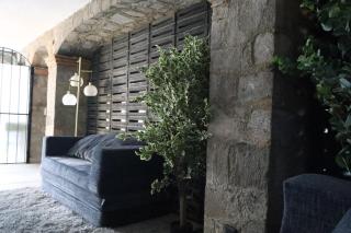 Miranthia Hotel Business and family - 8