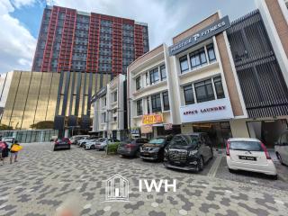Piccadilly Greentown Premium Suites by IWH Suites - 2