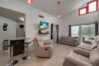 Cozy Golf Condo with 3 Pools, Gym and Just 15 Minutes to Airport - 2