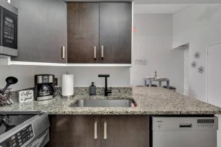 Cozy Golf Condo with 3 Pools, Gym and Just 15 Minutes to Airport - 1