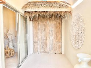 Luxury Balinese Villa, Private Pool Retreat - 1