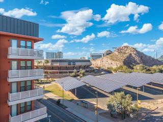 Relax on the Patio—Tempe Stay with Stadium Views - 0