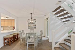 2897 - Poolside Lagoon Views, Hot Tub - Sleeps 8 - 2