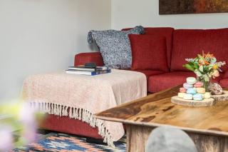 Eagles Nest Chalet with Private Deck Near Banff - 1