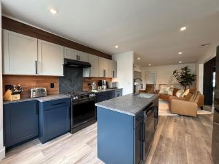 32- Litchfield County- Sleeps 10 - 6